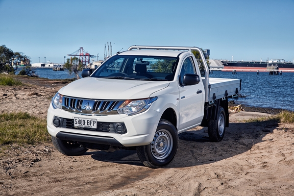 Mitsubishi Triton GLX Single Cab Trayback Ute FEATURE front