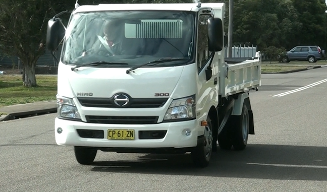 hino 300 tipper