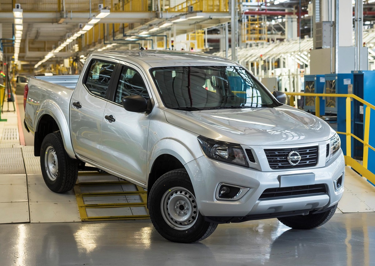 Nissan Frontier 2022. Nissan Frontier. Foton Tunland g7 Blue.