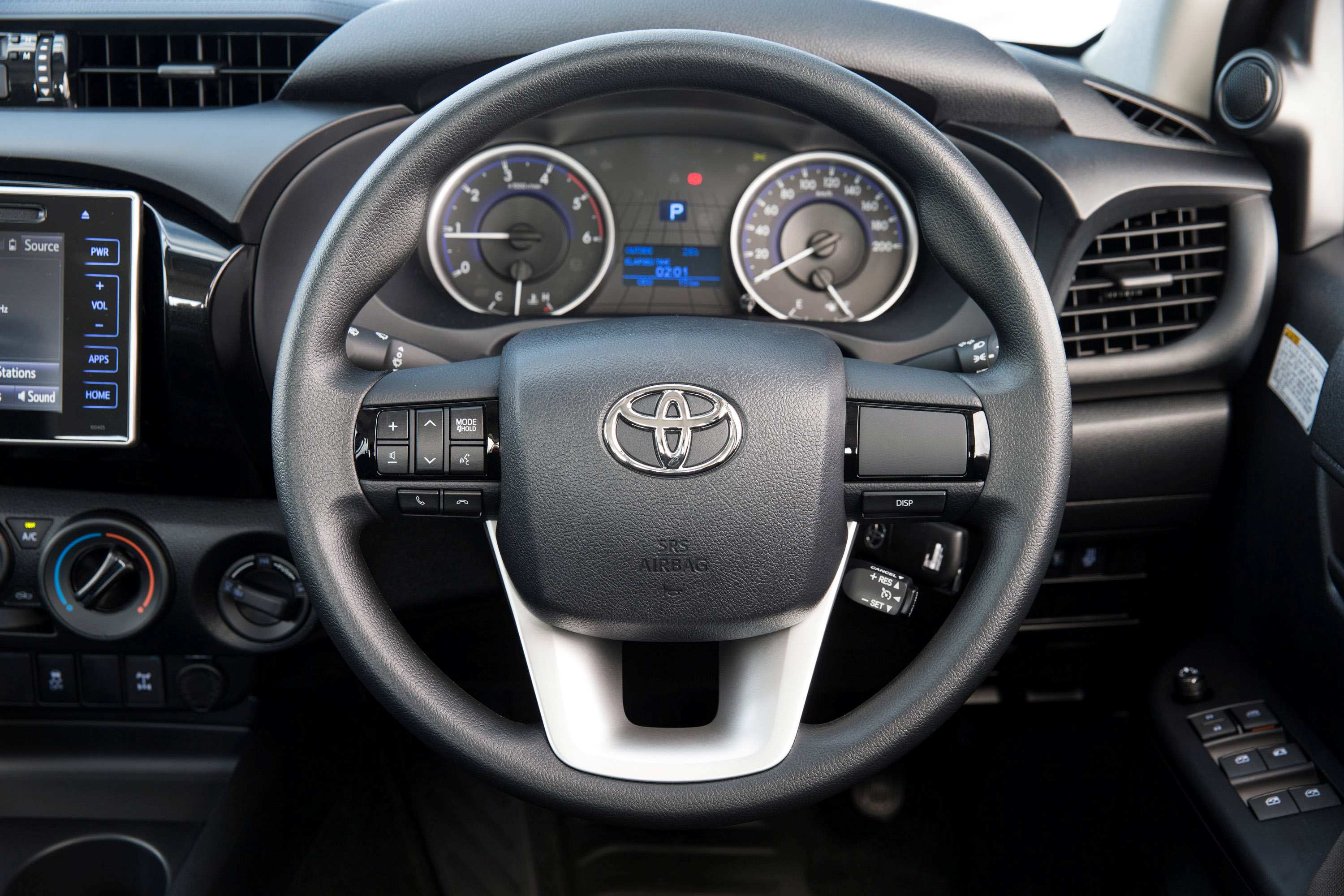 2019 Toyota HiLux 4x4 SR double cab