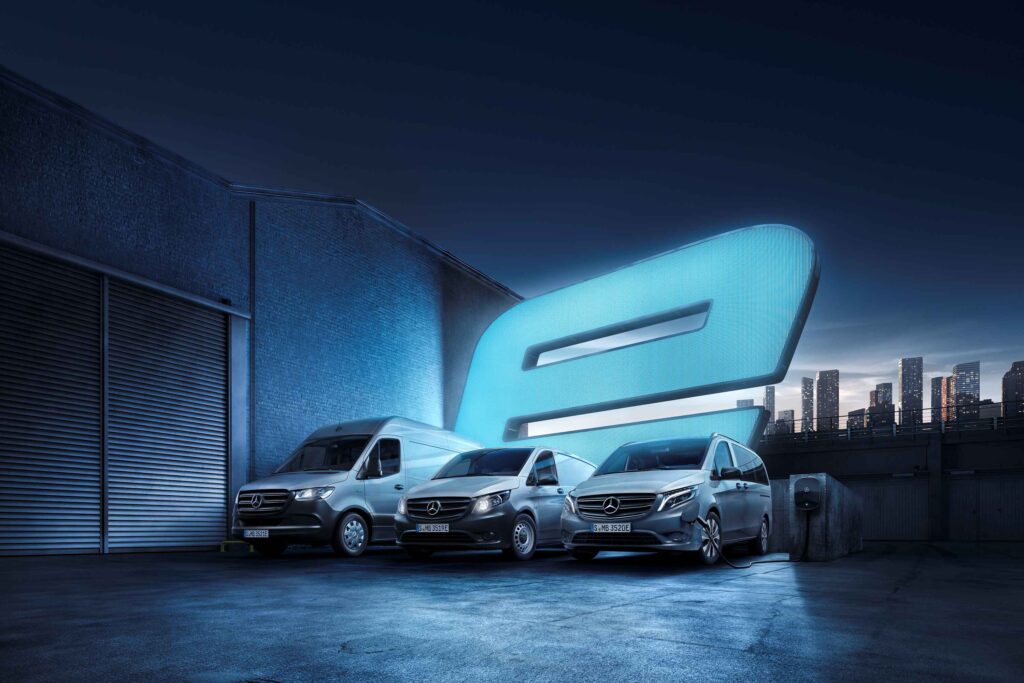 2020 / eSprinter, eVito Panel Van & eVito Tourer / Are you #eReady? / static / glowing LED e