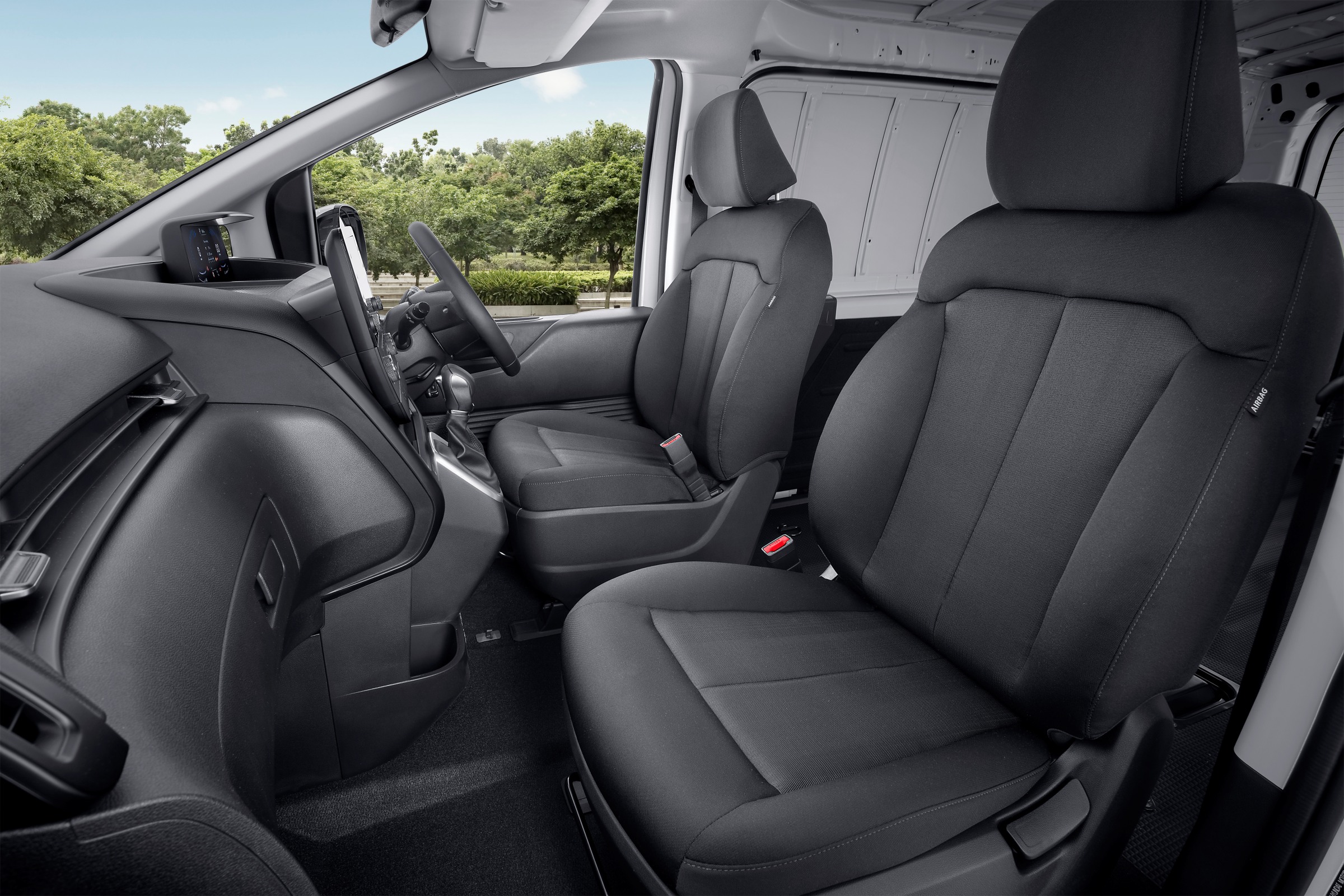 Hyundai STARIA-LOAD-front seats