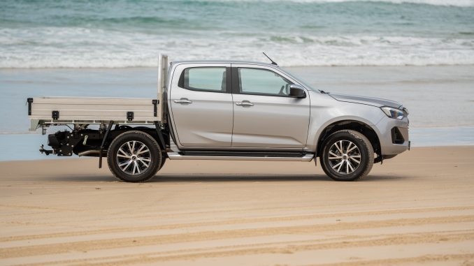 2024 Isuzu D-MAX LS-U Crew Cab Chassis Mercury Silver North Stradbroke Island (23)